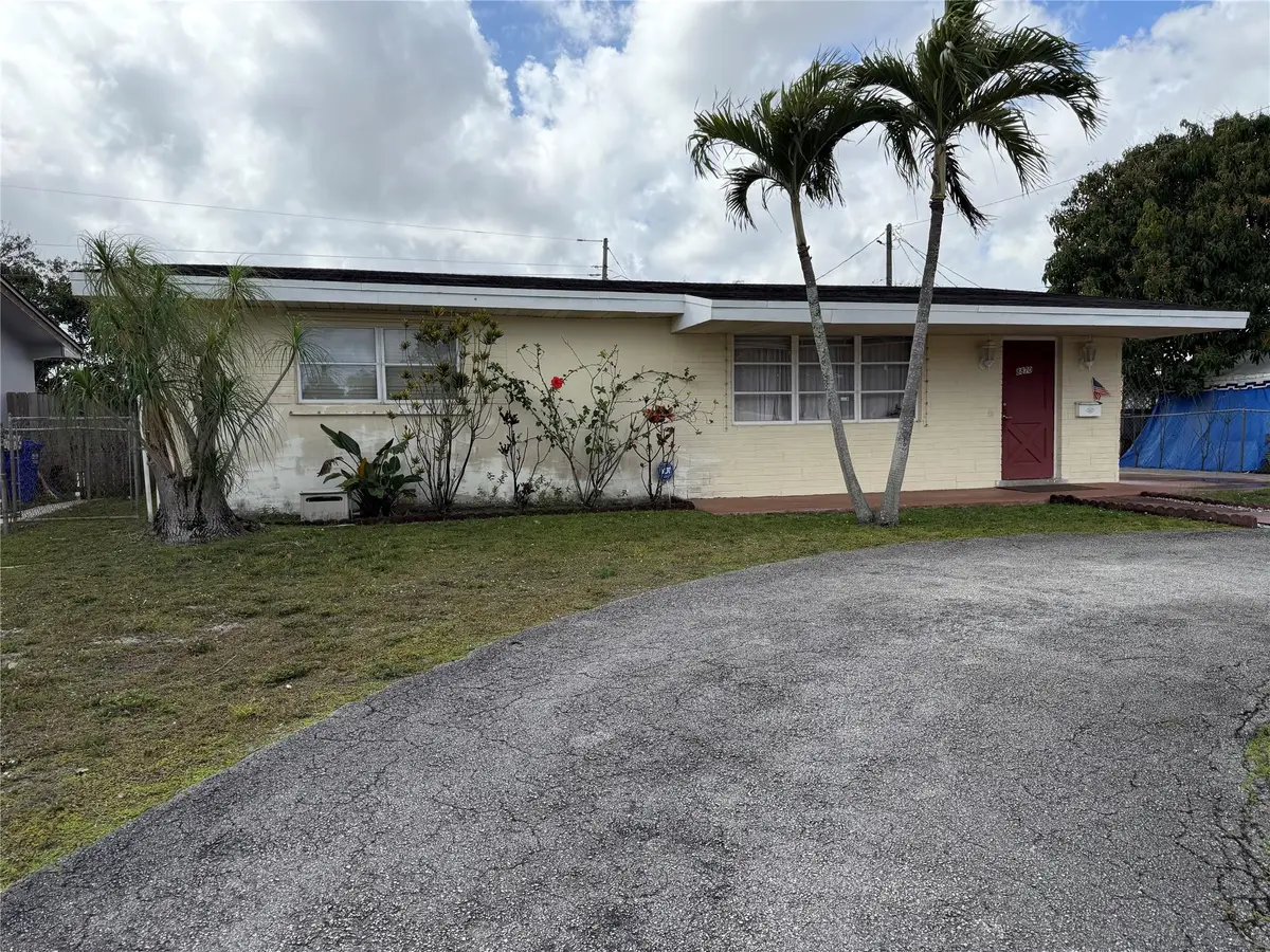 8870 Taft Street, Pembroke Pines, FL 33024 - #1