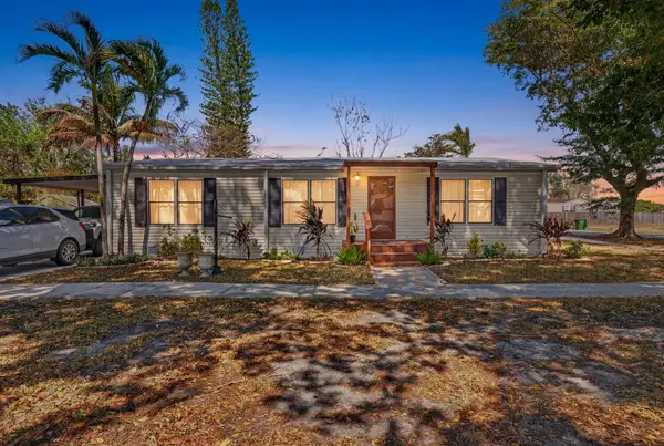 100 NW 217th Terrace, Pembroke Pines, FL 33029