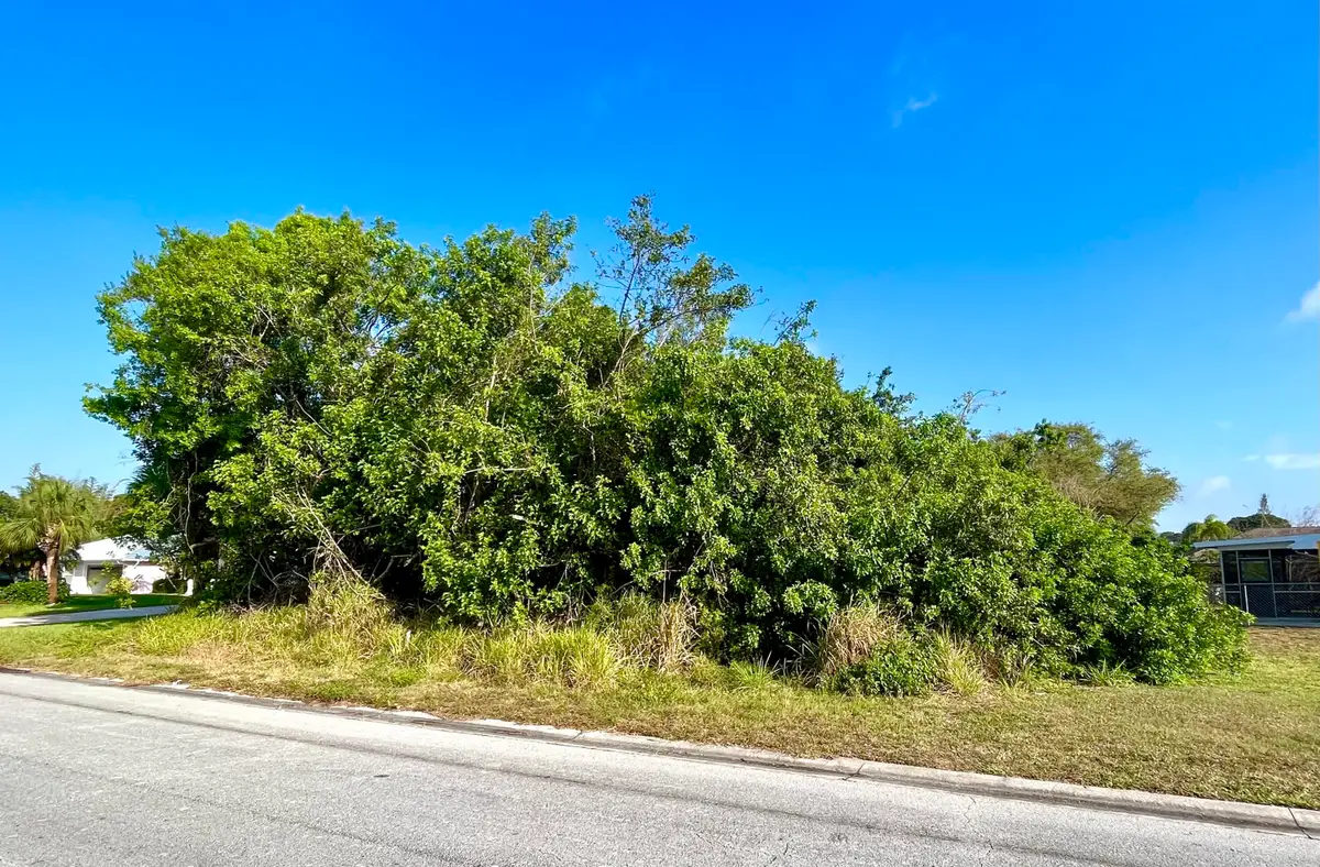 846 19th Street Sw, Vero Beach, FL 32962 - #1