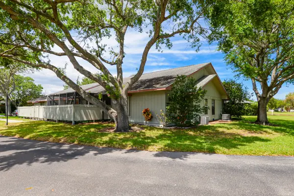 3914 NW Cinnamon Tree Circle, Jensen Beach, FL 34957