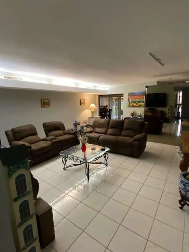 16023 Kingsmoor Way, Miami Lakes, FL 33014 - #2