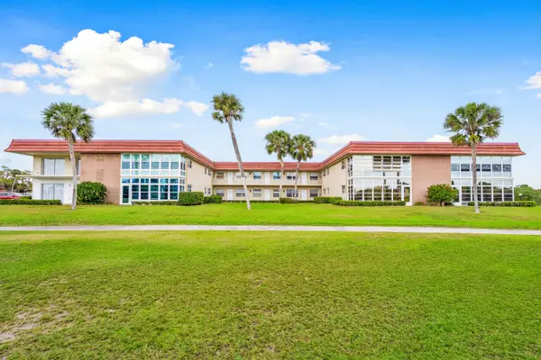 65 Woodland Drive #106, Vero Beach, FL 32962