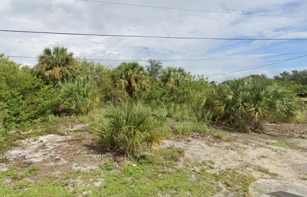 2290 42nd Street, Vero Beach, FL 32967