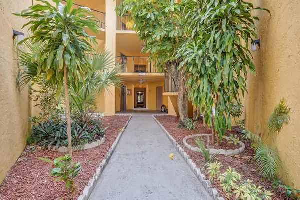 4364 NW 9th Avenue #16-3d, Deerfield Beach, FL 33064