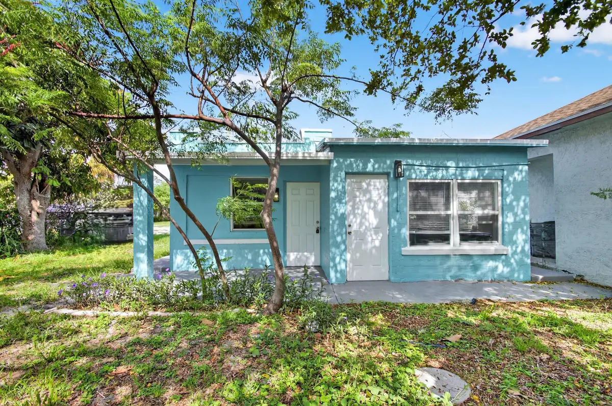 323 S E Street, Lake Worth Beach, FL 33460 - #1