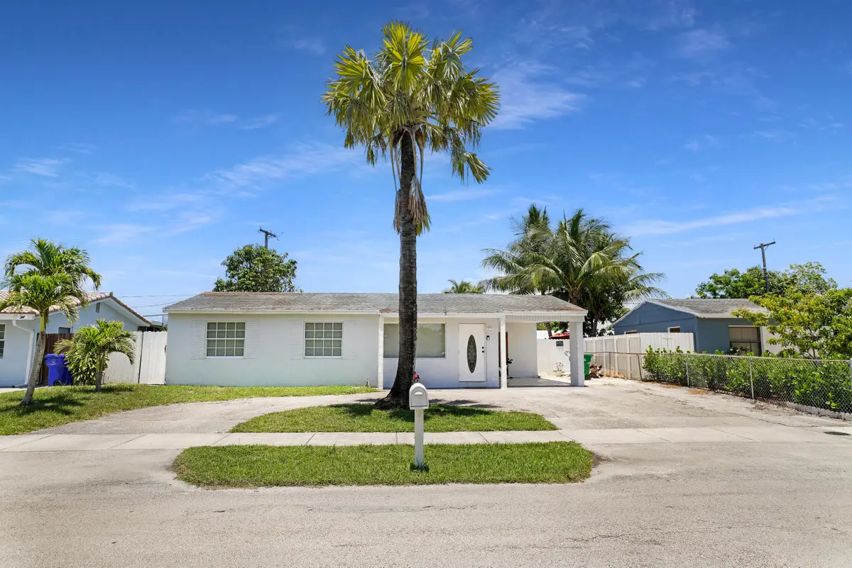 1395 SW 46 Th Avenue, Fort Lauderdale, FL 33317 - #1