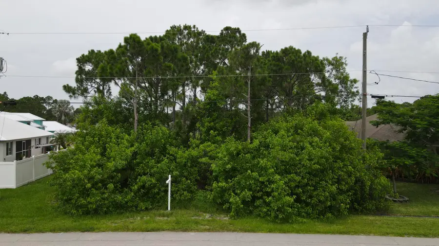 5522 NW Cordrey Street, Port Saint Lucie, FL 34986 - #2