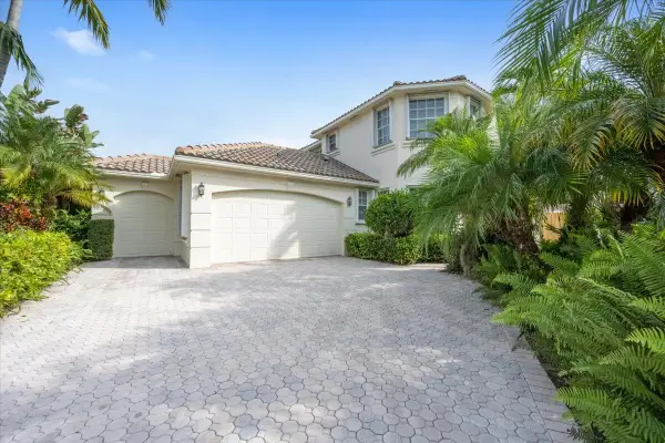 2514 Players Court, Wellington, FL 33414