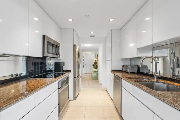 859 Jeffery Street #401, Boca Raton, FL 33487