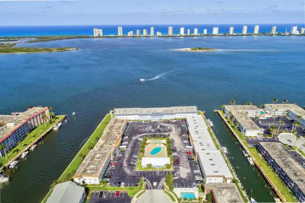 100 Shore Court #307, North Palm Beach, FL 33408