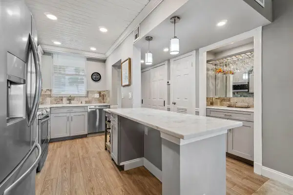 100 Paradise Harbour Boulevard #208, North Palm Beach, FL 33408