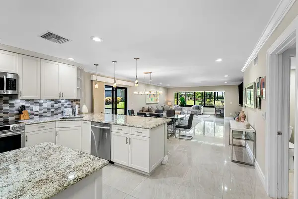 18 Westgate Lane #A, Boynton Beach, FL 33436