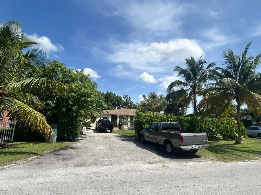 565 NW 143rd Street, Miami, FL 33168 - #2