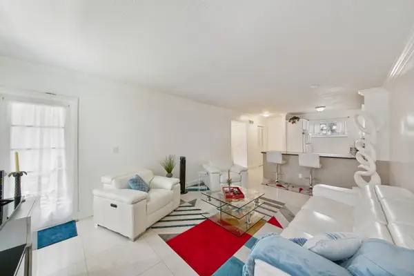 2581 N Garden Drive #206, Lake Worth, FL 33461