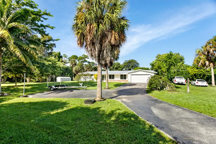 5200 Club Road, Haverhill, FL 33415 - #2