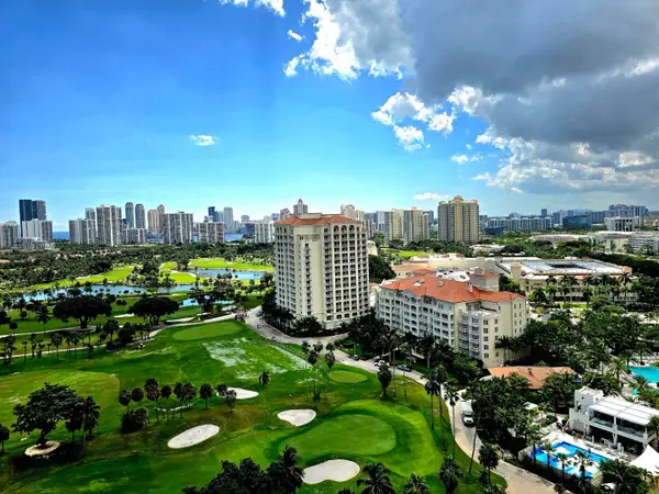 20335 W Country Club Drive #2208, Aventura, FL 33180