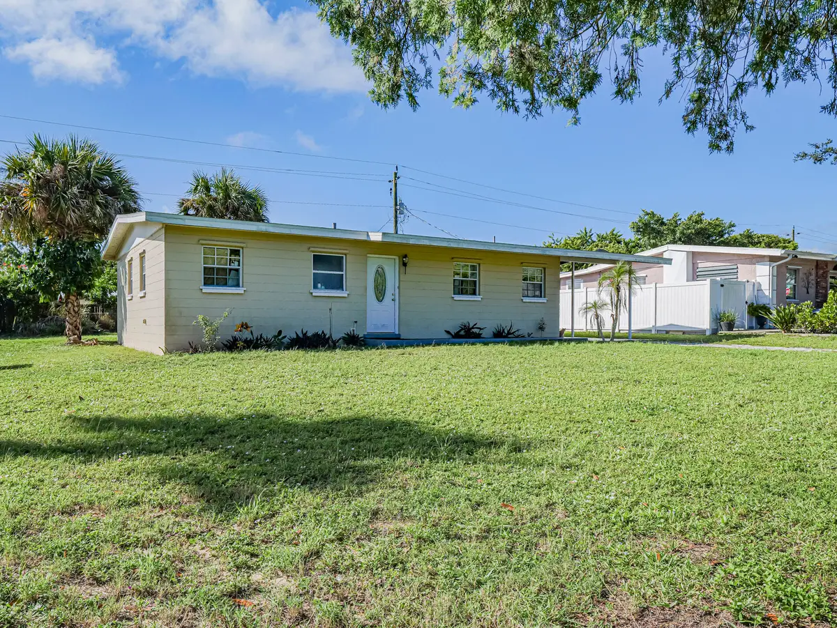 563 4th Place Sw, Vero Beach, FL 32962 - #1