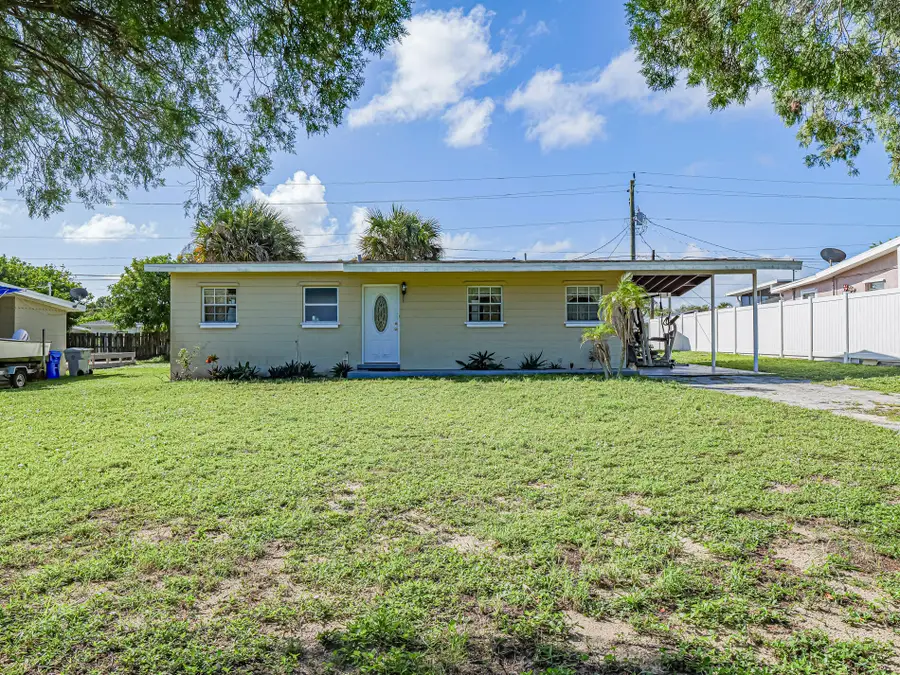 563 4th Place Sw, Vero Beach, FL 32962 - #3