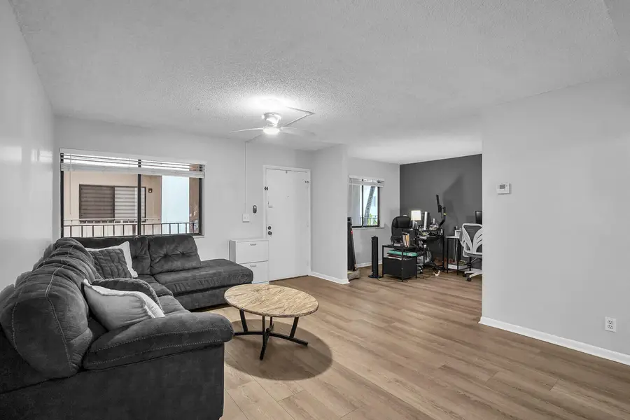 5190 Las Verdes Circle #214, Delray Beach, FL 33484 - #3