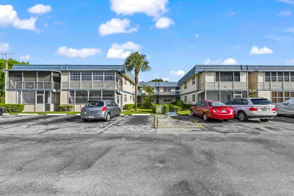 213 Brittany #E, Delray Beach, FL 33446
