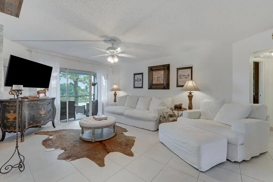 3755 Via Poinciana #405, Lake Worth, FL 33467 - #2