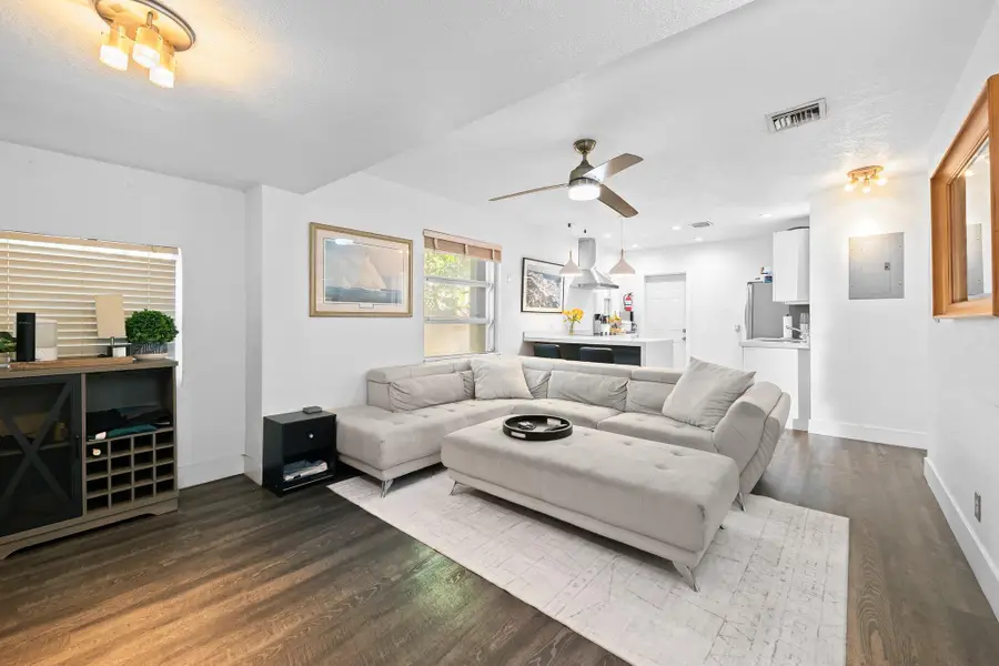 1140 SW 9th Avenue, Fort Lauderdale, FL 33315 - #3