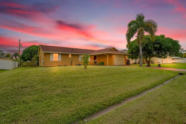 1652 SW Crawford Avenue, Port St Lucie, FL 34953