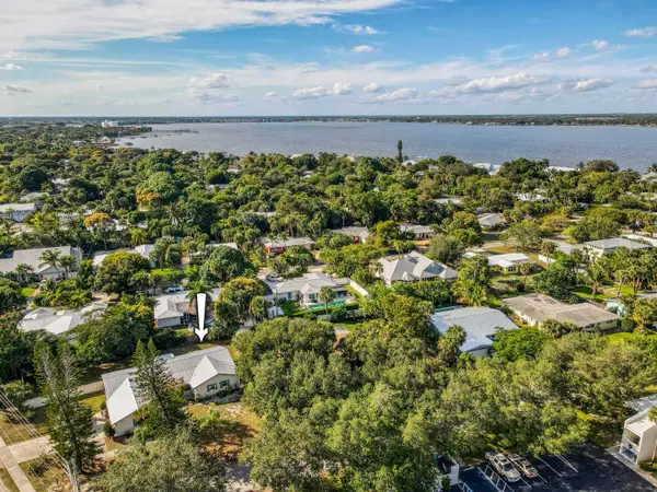 296 SE Wentworth Drive, Stuart, FL 34996