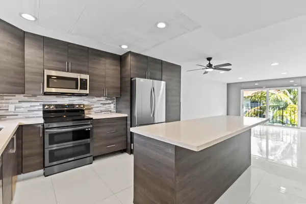 809 W Oakland Park Boulevard #K12, Oakland Park, FL 33311