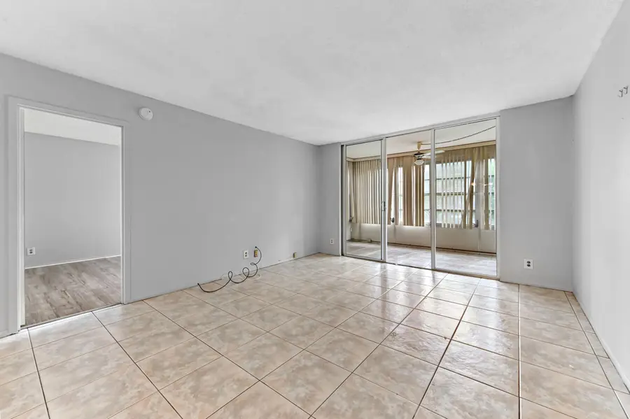 2650 NW 49th Avenue #422, Lauderdale Lakes, FL 33313 - #3