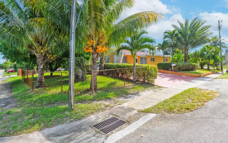 7050 Raleigh Street, Hollywood, FL 33024 - #2