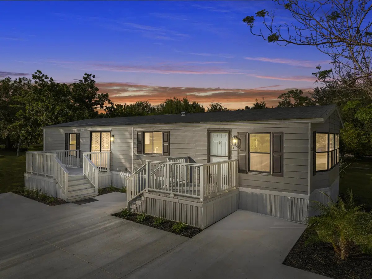218 S Maple St, Fellsmere, FL 32948 - #1