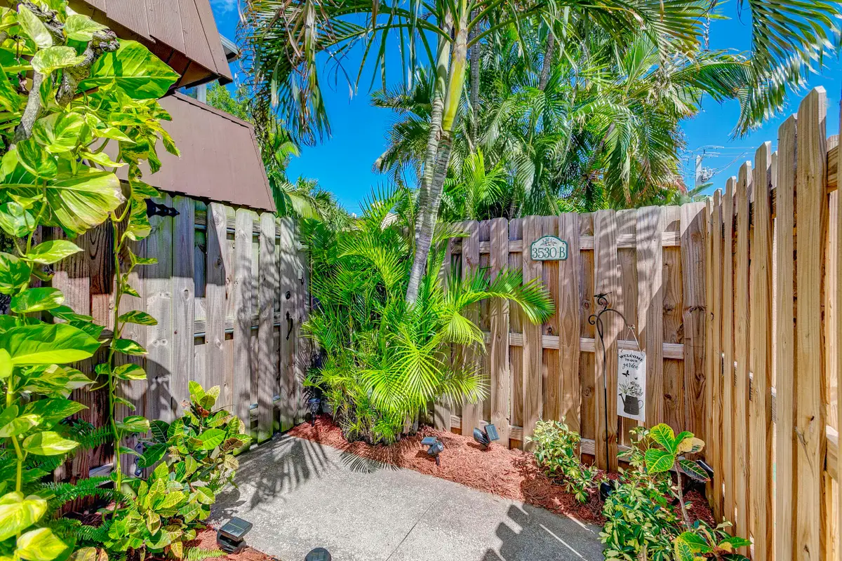 3530 E Gardens East Drive E #B, Palm Beach Gardens, FL 33410 - #1