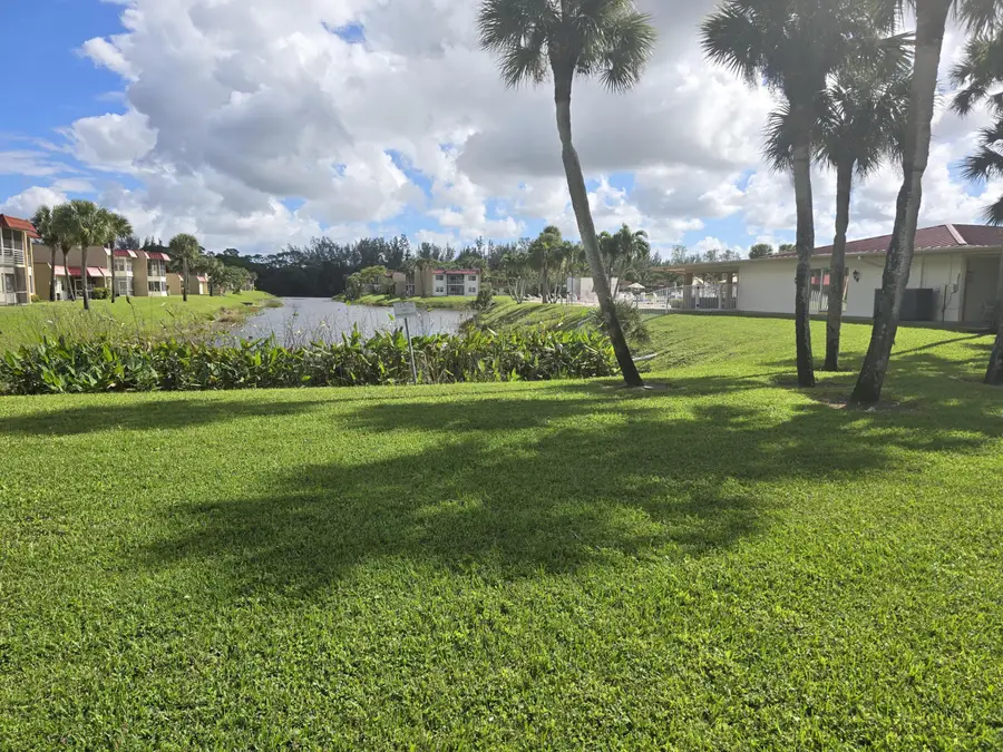 112 Lake Dora Drive, West Palm Beach, FL 33411 - #2