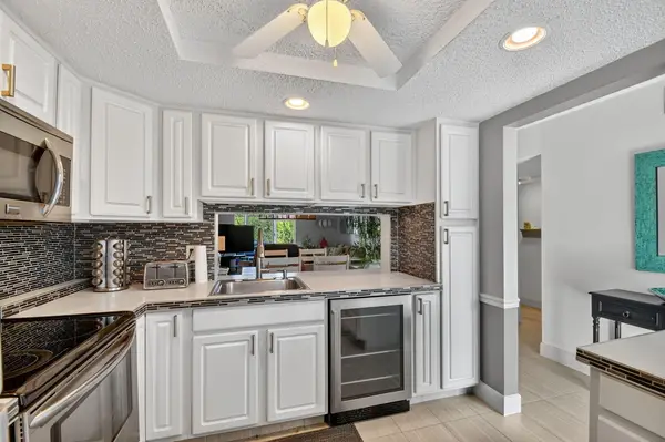 2400 NE 1st Lane #102, Boynton Beach, FL 33435