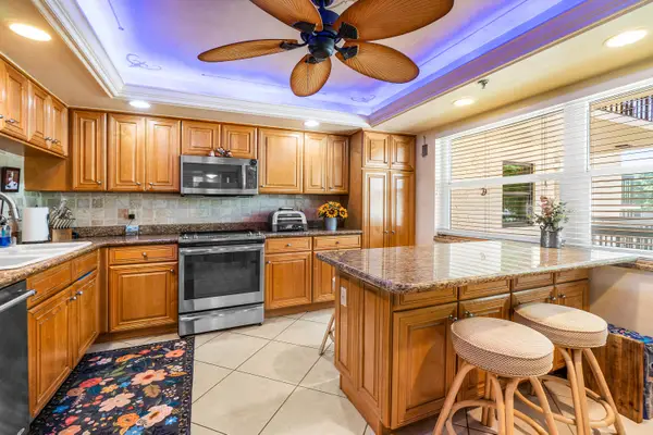 374 Golfview Road #205, North Palm Beach, FL 33408