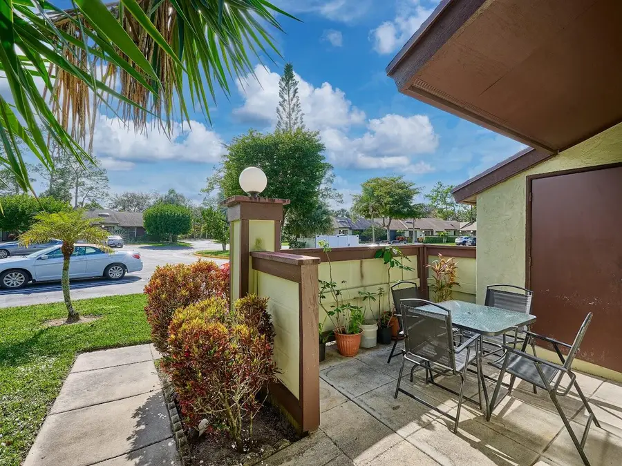 498 Iron Forge Ct Court, Royal Palm Beach, FL 33411 - #3