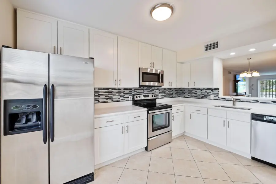 1090 Guildford E #1090, Boca Raton, FL 33434 - #3