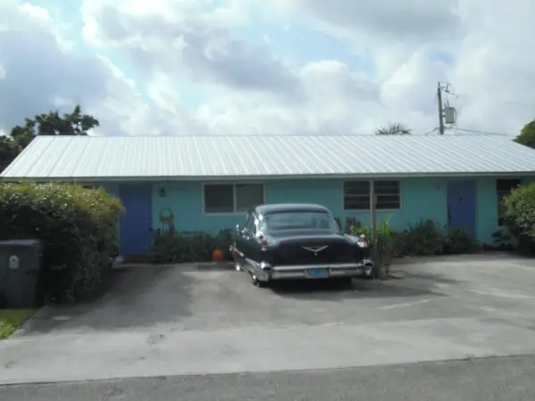 3910 Holden Lane, Lake Worth, FL 33461