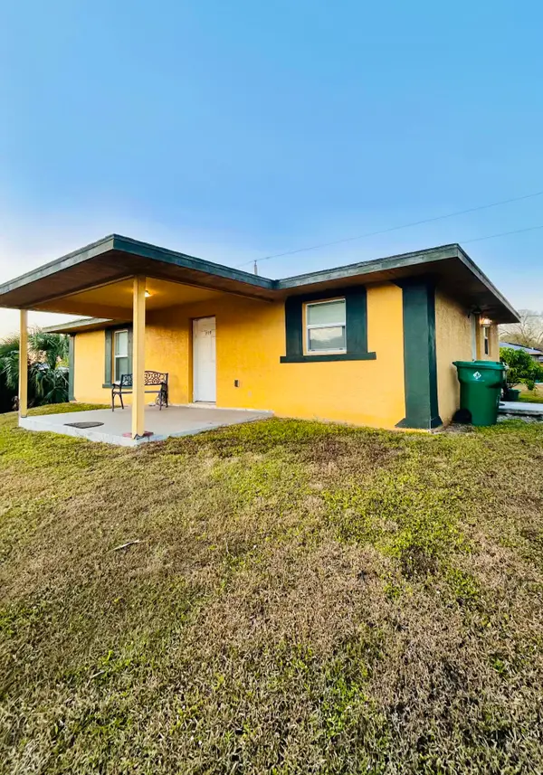 719 Carolina Avenue, Clewiston, FL 33440