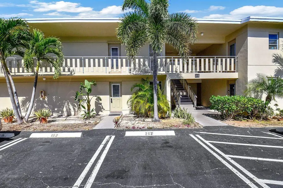 315 Circle Drive S #102, Boynton Beach, FL 33435 - #2