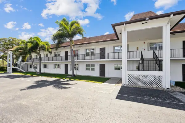 3075 E Gardens East Drive #32, Palm Beach Gardens, FL 33410
