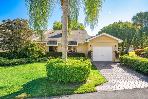 6858 Fountains Circle, Lake Worth, FL 33467