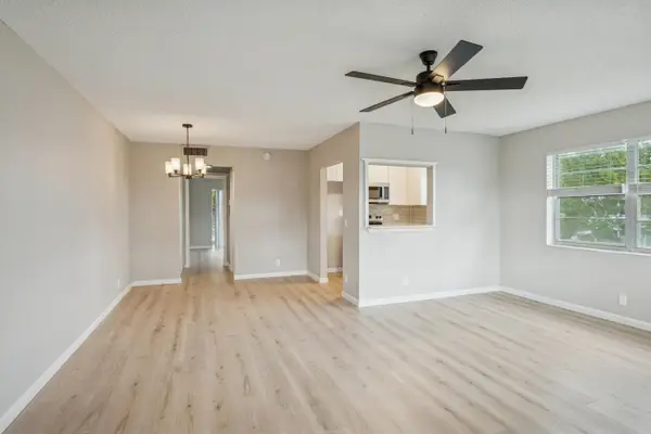 244 Camden J, West Palm Beach, FL 33417