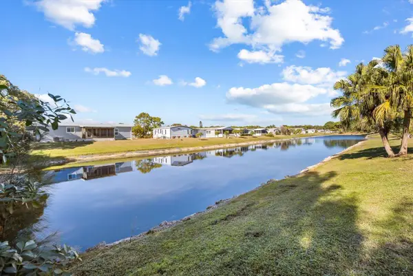 8221 Cinnamon Lane, Port St Lucie, FL 34952