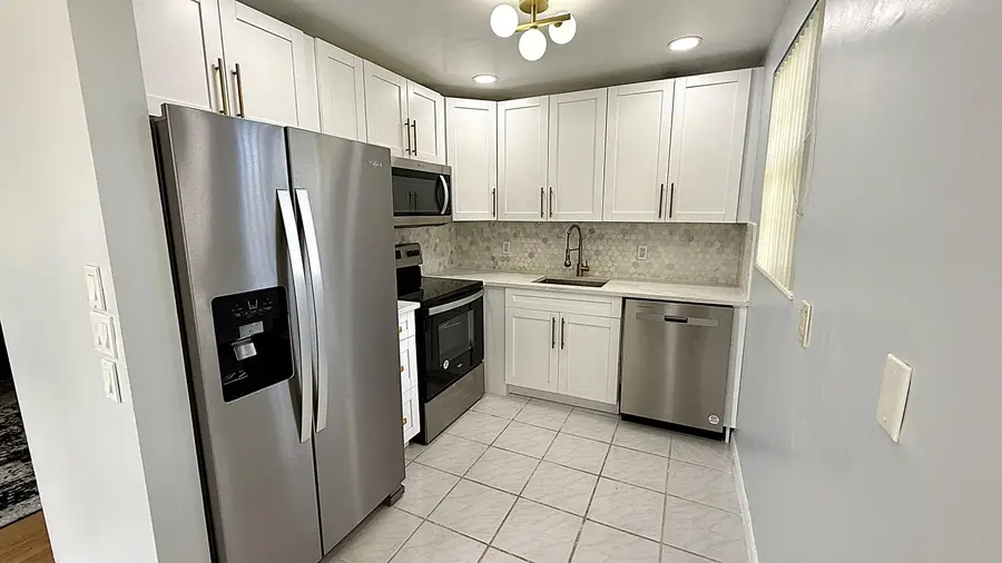 81 Markham E, Deerfield Beach, FL 33442 - #2