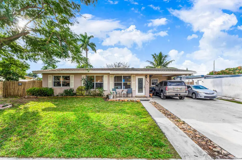 305 Henthorne Drive, Palm Springs, FL 33461 - #1