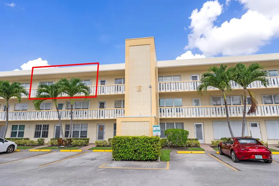 306 Wellington E, West Palm Beach, FL 33417 - #2