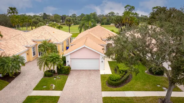 9520 SW Wedgewood Lane, Stuart, FL 34997