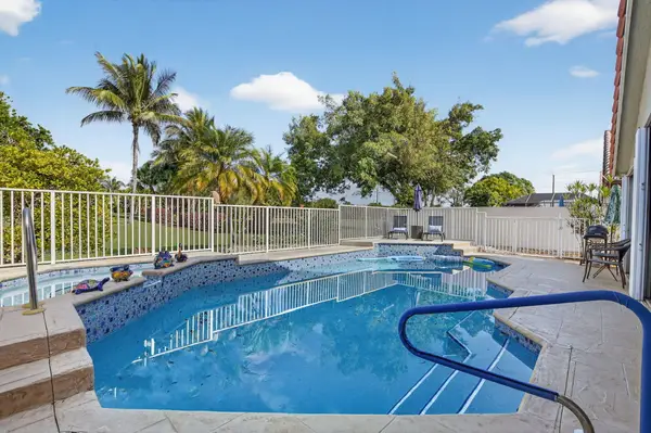 11270 Clover Leaf Circle, Boca Raton, FL 33428